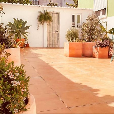 Cozy Apartment With Private Courtyard Barcarena Esterno foto