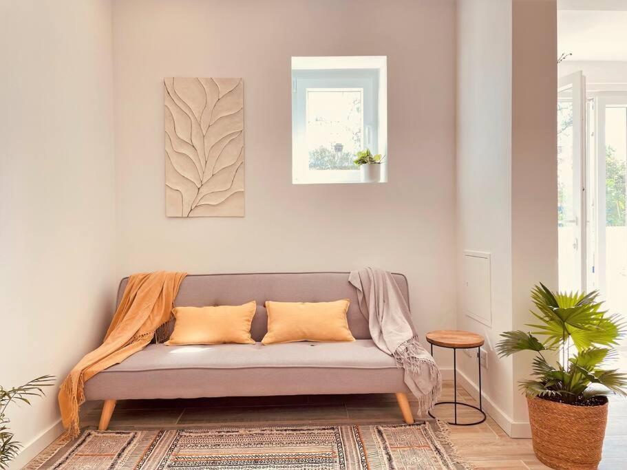 Cozy Apartment With Private Courtyard Barcarena Esterno foto